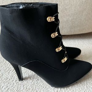 Me Too Black Ankle Booties Shoes Size 8.5 Fallyn Suede Boots Side Zip Lace Up